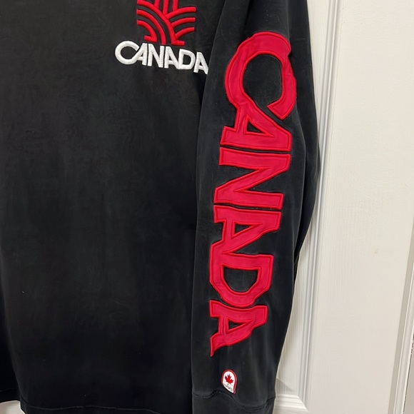 Canada Olympic shirt - Picture 2 of 3